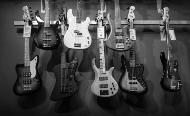 music-white-black-guitar-65718-620x380-1